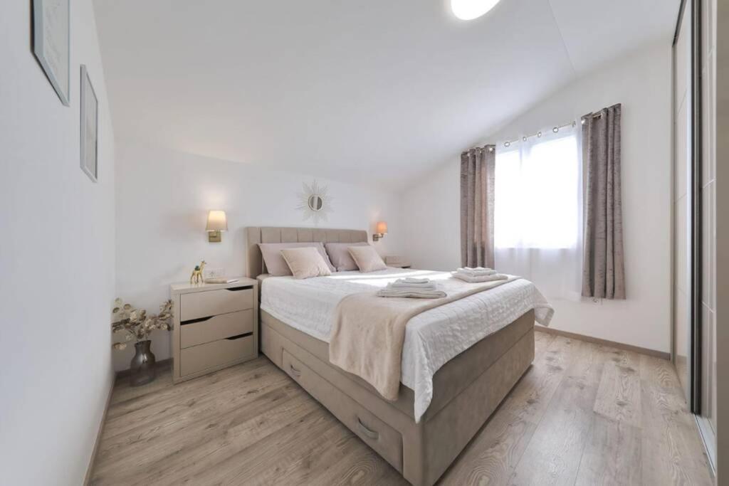 Apartman Chiara Galovac  Екстер'єр фото